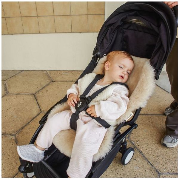 Assise de poussette en peau de mouton Snuggler® - Harnais amovible - Peanut