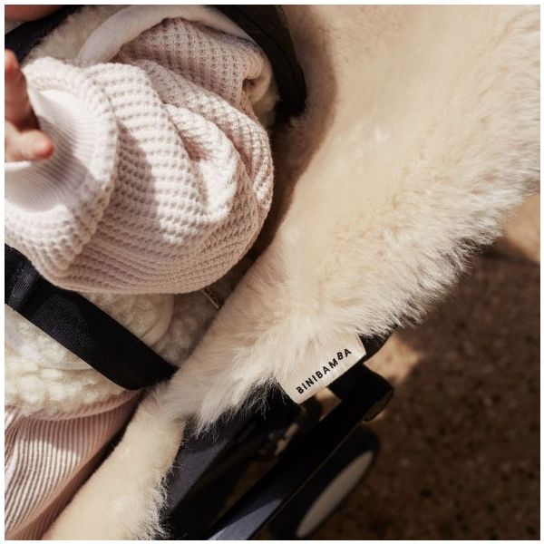 Assise de poussette en peau de mouton Snuggler® - Harnais amovible - Peanut