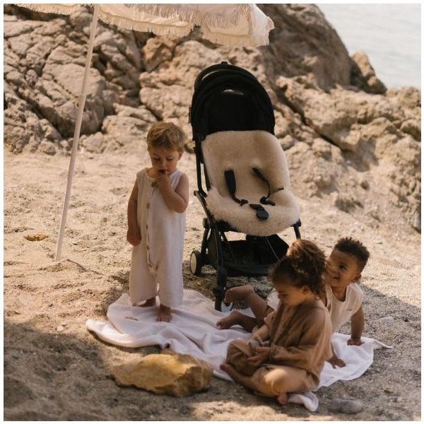 Assise de poussette en peau de mouton Snuggler® - Harnais amovible - Peanut