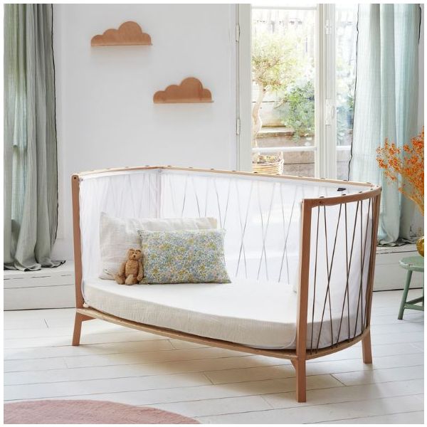 Babybett Kimi 66 x 120 cm - Matratze und Matratzenauflage inklusive - Haselnuss