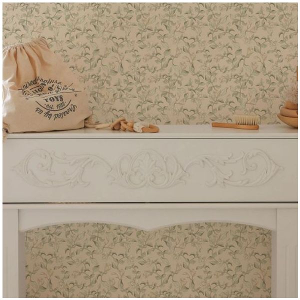 Dreamy Lilies Bush Wallpaper