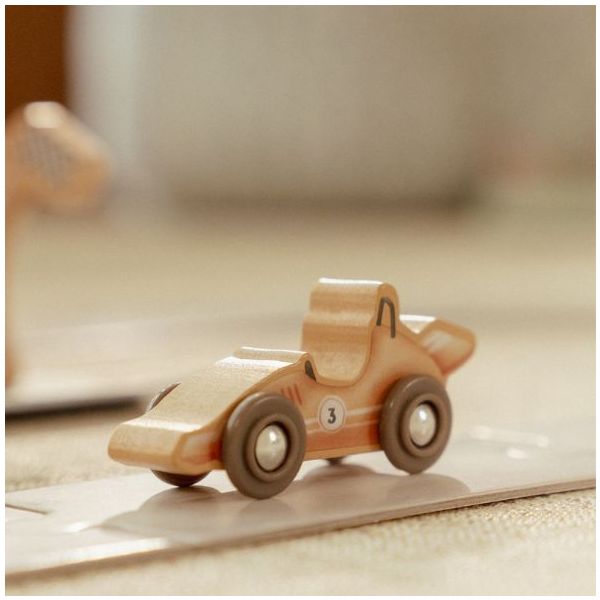 Circuit de voitures de course en bois