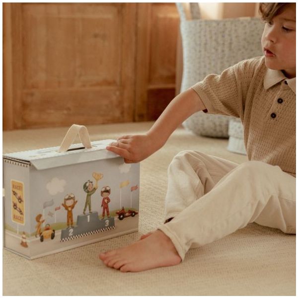 Circuit de voitures de course en bois