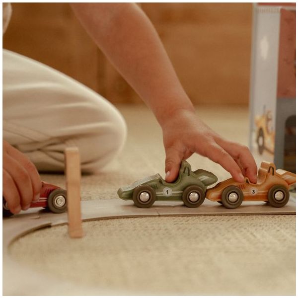 Circuit de voitures de course en bois