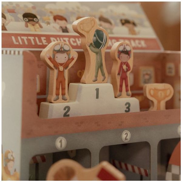 Circuit de voitures de course en bois