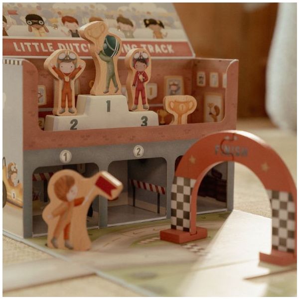 Circuit de voitures de course en bois