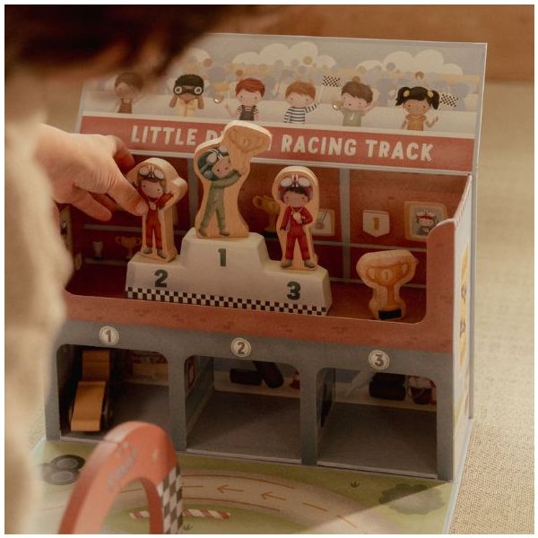 Circuit de voitures de course en bois