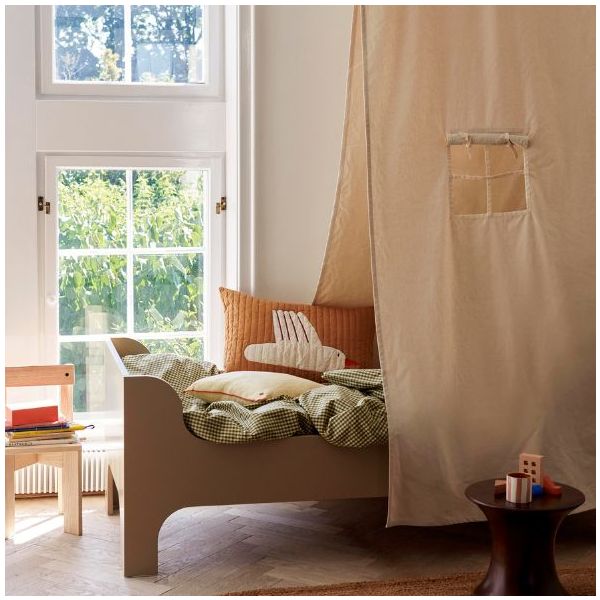 Ciel de lit cabane