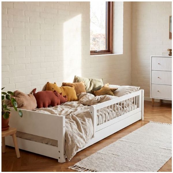 White Montessori Convertible Floor Bed with 3/4 Safety Rail 90 x 200 cm - Slatted Safety Rail - White