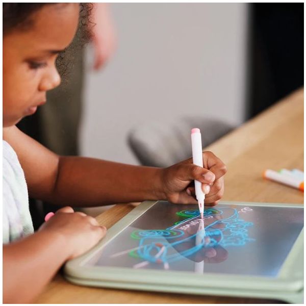 Light-Up Drawing Tablet