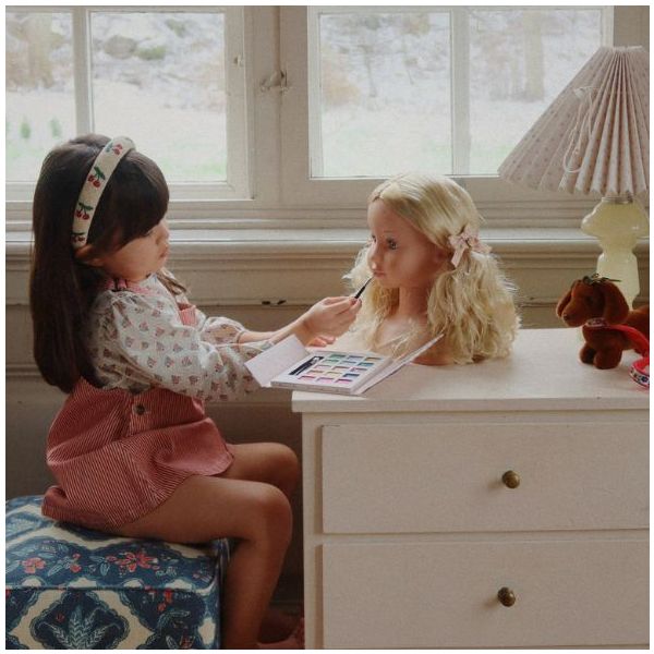 Poupée à coiffer & maquiller Lili