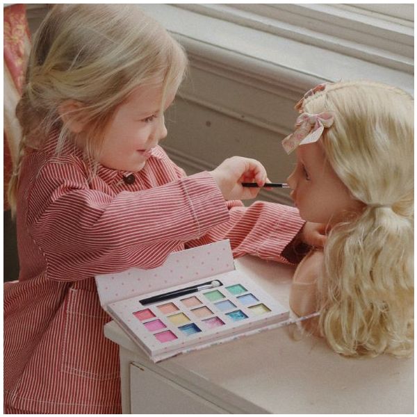 Poupée à coiffer & maquiller Lili