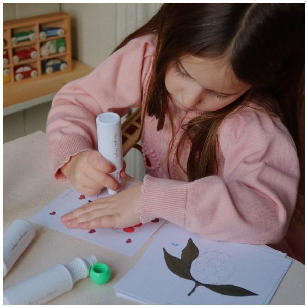 Set of 6 Dot Markers with Coloring Book