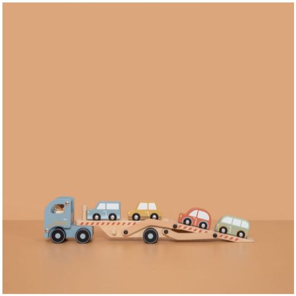 Camion porte-voitures en bois