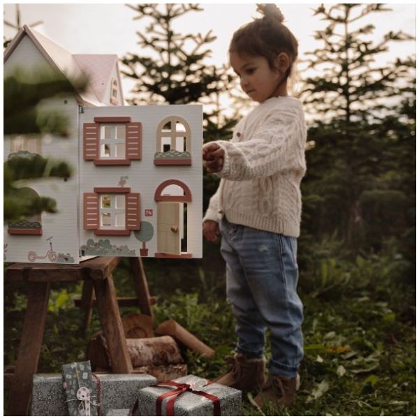 Maison de poupée en bois meublée