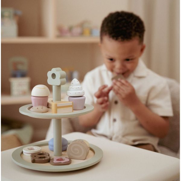 Display stand with pastries
