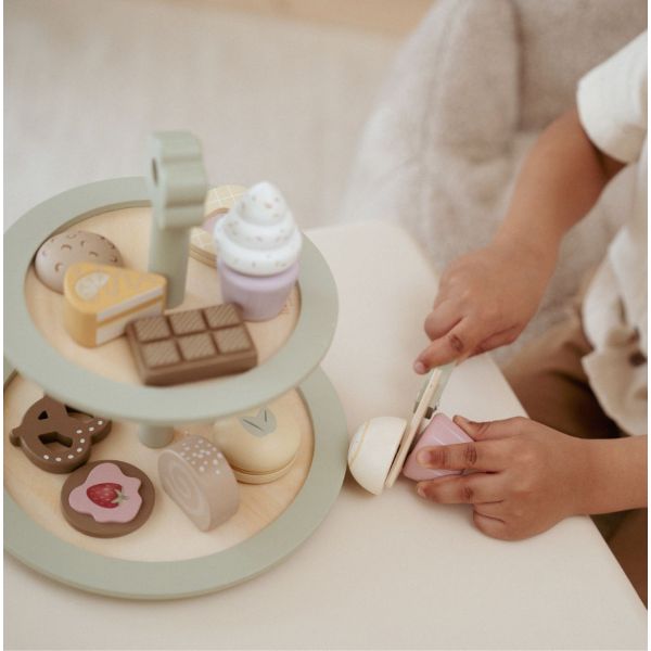 Display stand with pastries