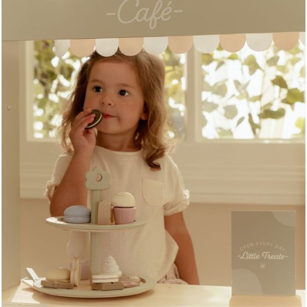 Display stand with pastries