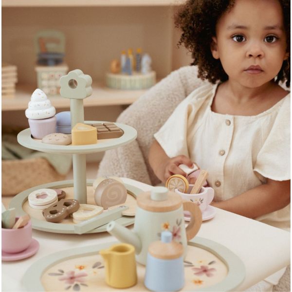 Display stand with pastries