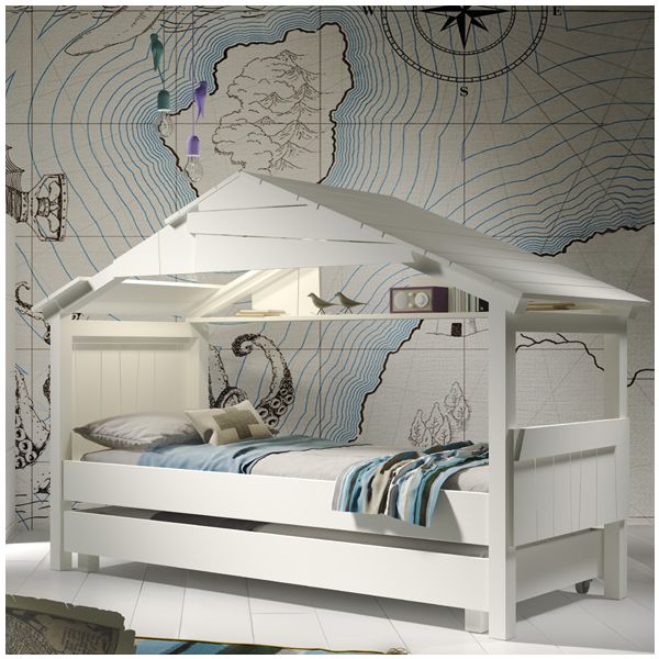 Star Treehouse Bed