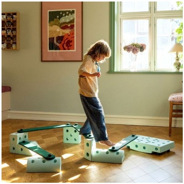 Life-sized Construction Toy - Balance Track Set - Mint