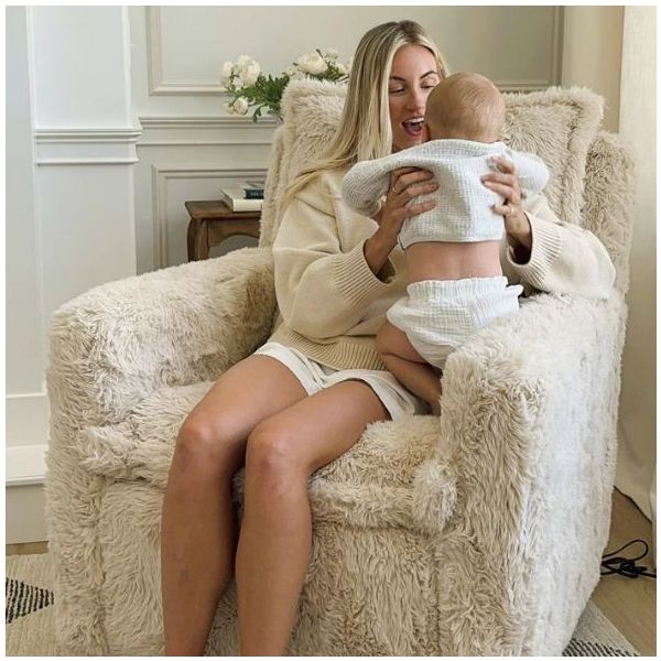 Fauteuil d’allaitement pivotant, berçant et inclinable Flynn - Fausse Fourrure Aussie