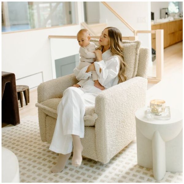 Fauteuil d’allaitement pivotant et inclinable manuel Flynn - Effet peau de mouton Lin