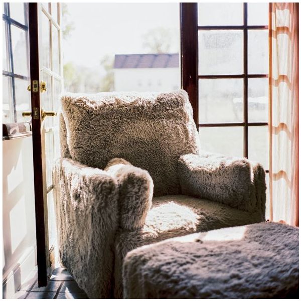 Fauteuil d’allaitement pivotant et berçant avec dossier inclinable & Ottoman Ollie - Taille Large - Fausse Fourrure Mocha