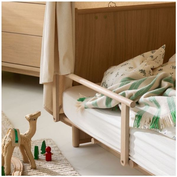 Camp Novel Convertible Cot & Single Bed 60 / 120 x 200 cm - Oak