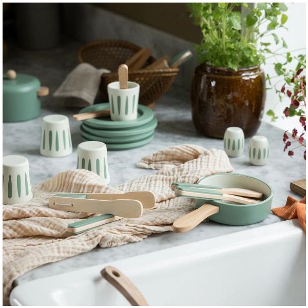 Set de vaisselle en bois