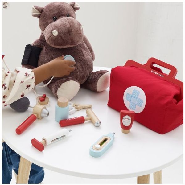Set de docteur en bois