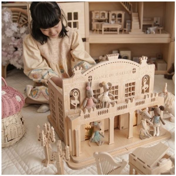 Maison de poupée - École de Ballet Parisien