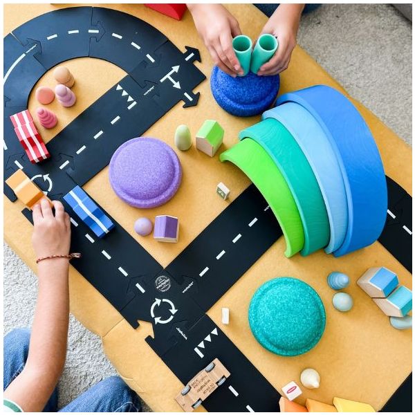 Flexible & Waterproof Toy Car Road - Cars Included - King of the Road (40 pieces)
