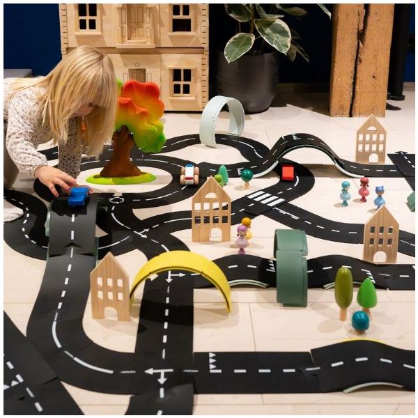 Flexible & Waterproof Toy Car Road - Cars Included - King of the Road (40 pieces)