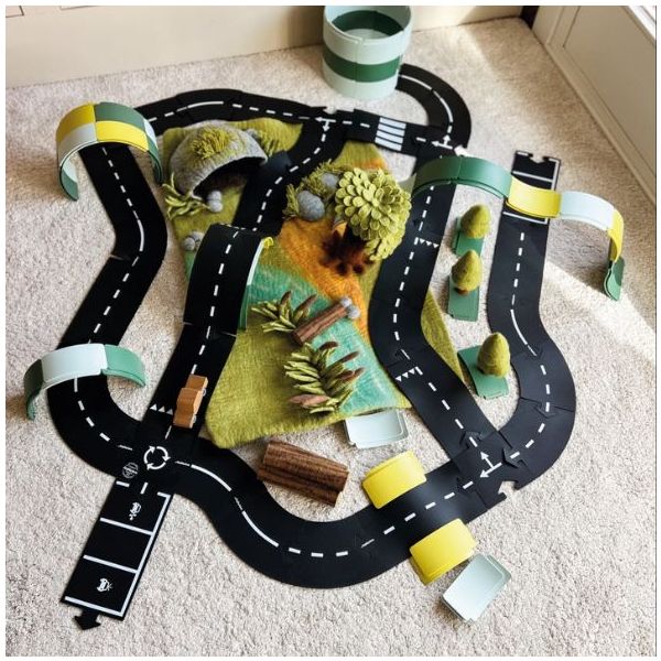 Flexible & Waterproof Toy Car Road - Cars Included - King of the Road (40 pieces)