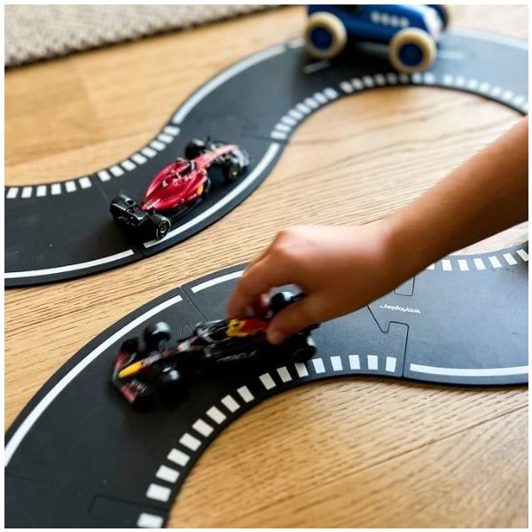 Flexible & Waterproof Toy Car Road - Grand Prix (24 pieces)