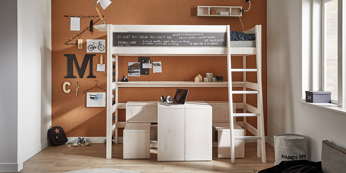 Lifetime Kidsroom - Hohes Hochbett mit ausziehbarem Tisch / Schrank Play and Store